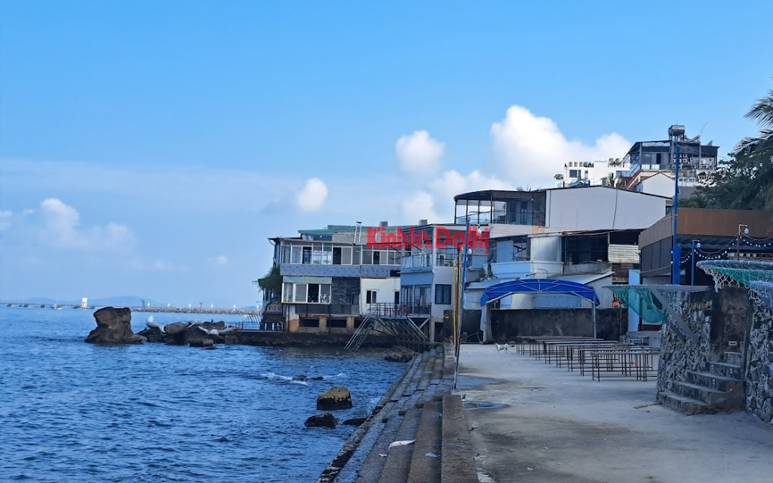 Hàng loạt công trình kiên cố lấn chiếm hành lang biển ở Phú Quốc