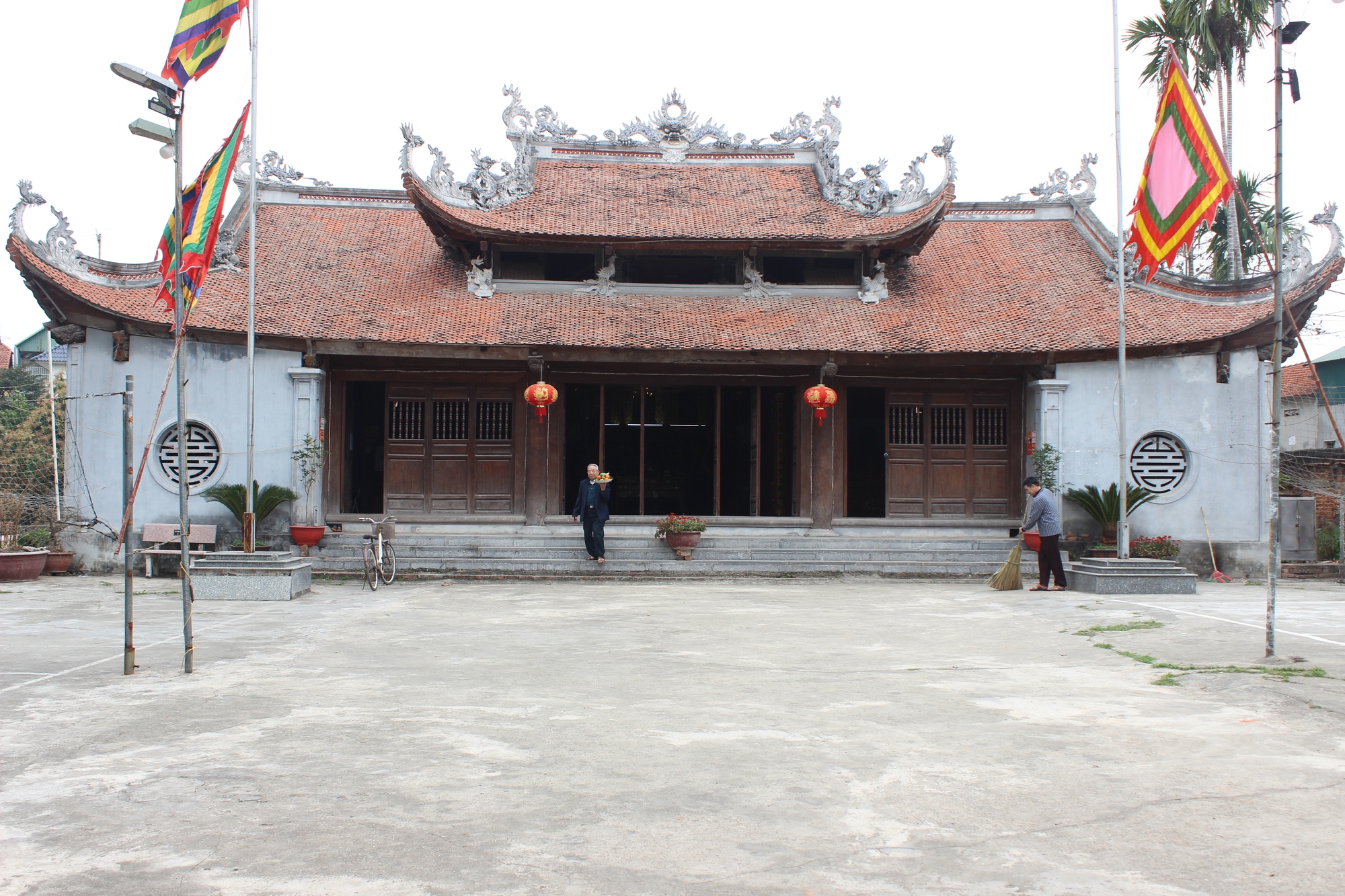Ba ngôi đình cổ ở Hương Canh của Vĩnh Phúc thờ 6 vị thành hoàng gồm hai ông vua họ Ngô, một bà Thái hậu - Ảnh 1.