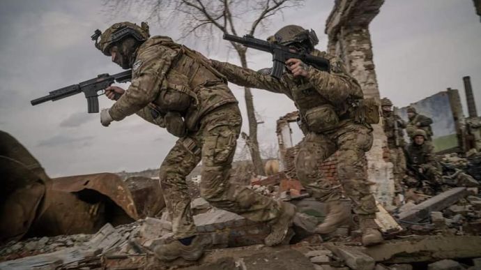 Nga tăng cường đột kích ở Kherson, các trận chiến dữ dội đang diễn ra trên khắp Donetsk - Ảnh 1.