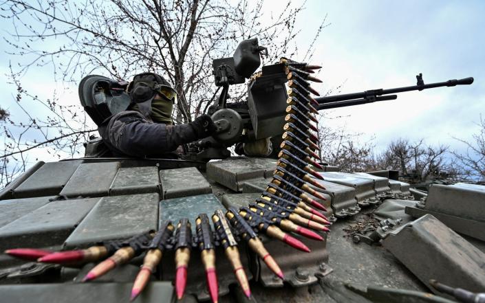Chiến sự Ukraine mới nhất: Nga phá tan kho đạn khủng của Ukraine - Ảnh 1.