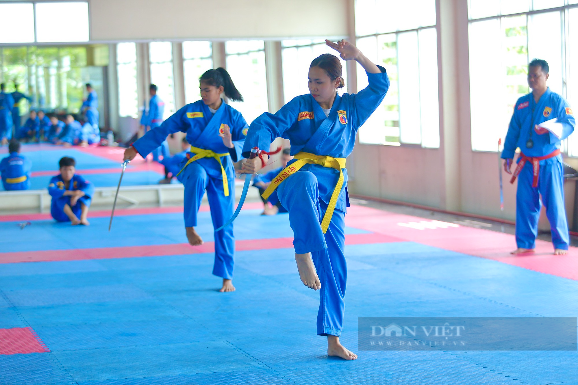 Quyết giành ngôi đầu SEA Games 32, Campuchia âm thầm luyện quân Vovinam tại Việt Nam - Ảnh 3.