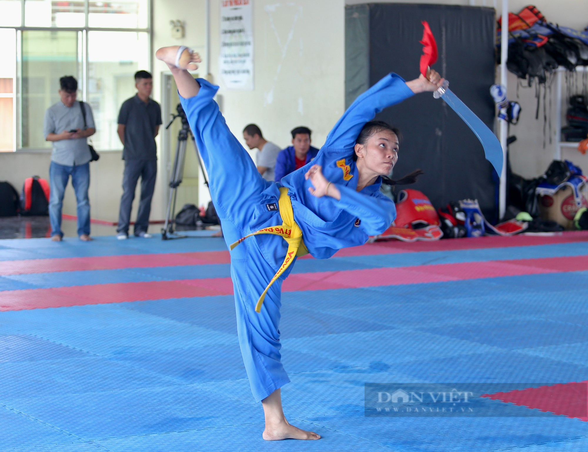 Quyết giành ngôi đầu SEA Games 32, Campuchia âm thầm luyện quân Vovinam tại Việt Nam - Ảnh 4.