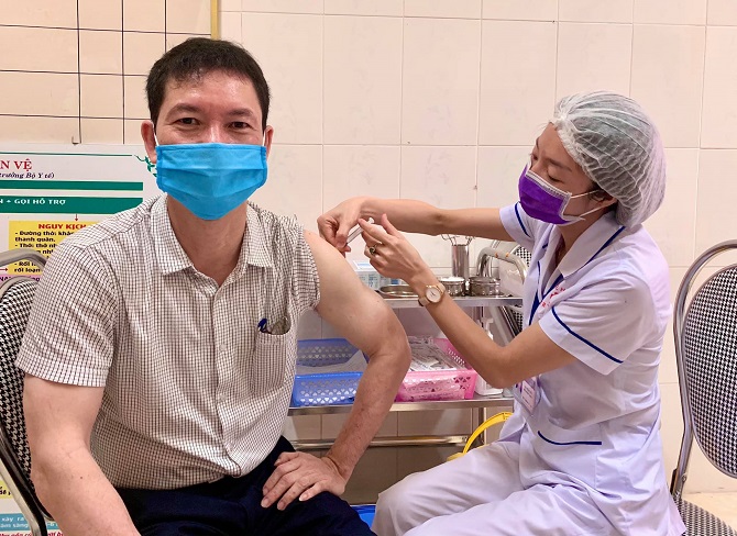 Số ca mắc gia tăng, người dân muốn tiêm vaccine Covid-19 thì tới đâu? - Ảnh 1.