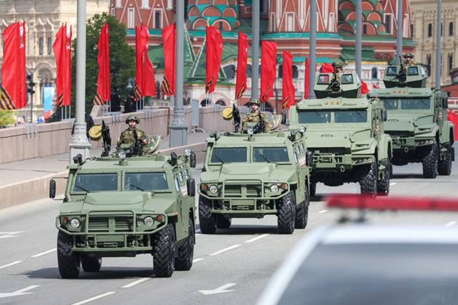 Cận cảnh 2 loại thiết giáp đặc biệt lần đầu xuất hiện trong Lễ duyệt binh Chiến thắng của Nga - Ảnh 11.