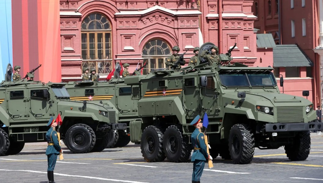 Cận cảnh 2 loại thiết giáp đặc biệt lần đầu xuất hiện trong Lễ duyệt binh Chiến thắng của Nga - Ảnh 4.