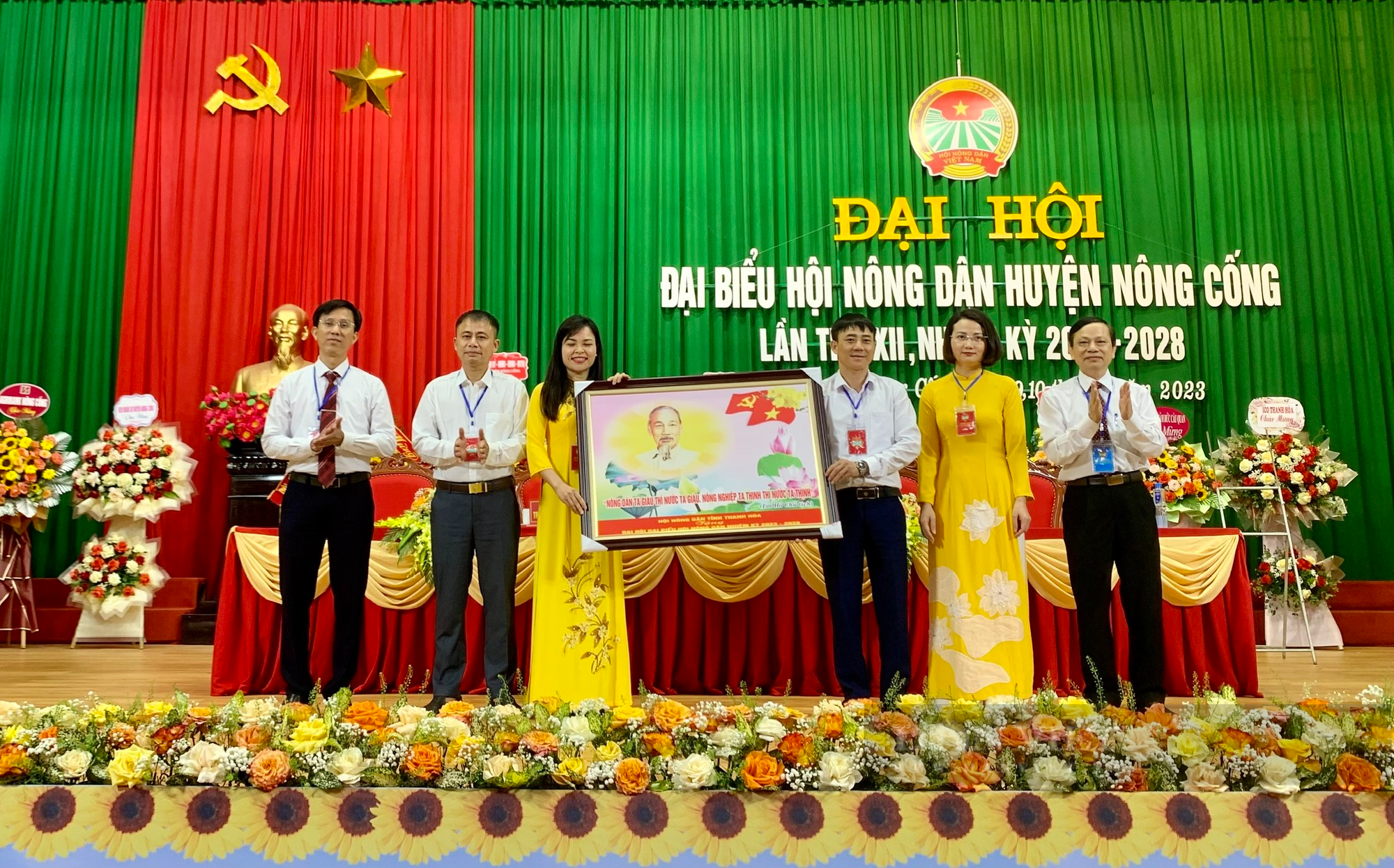 Đại hội đại biểu Hội Nông dân huyện Nông Cống, bà Trần Thị Huế tái cử Chủ tịch - Ảnh 2.