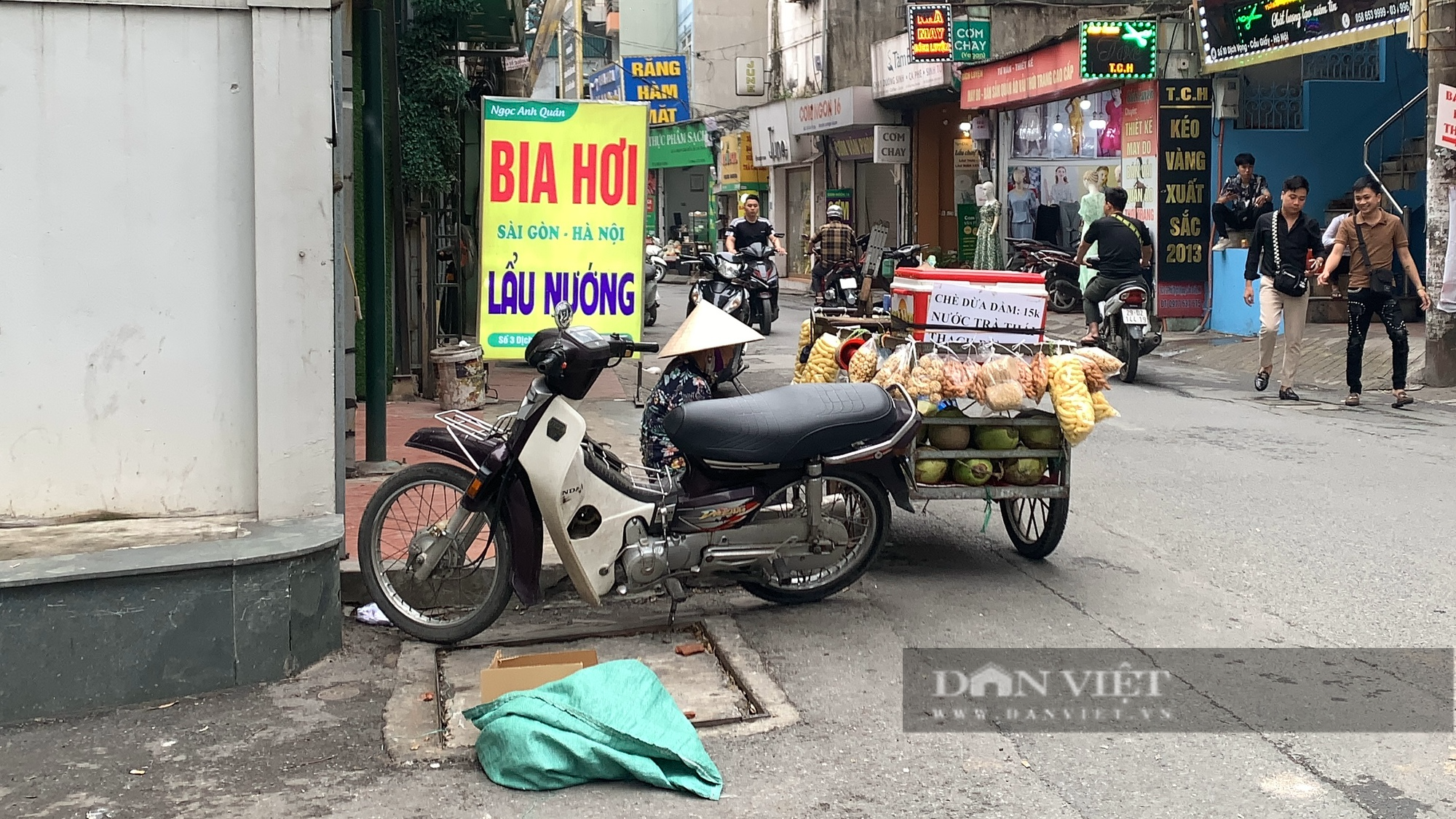 Nhiều vi phạm trật tự đô thị ở phường Dịch Vọng (Cầu Giấy - Hà Nội) chưa được xử lý - Ảnh 5.