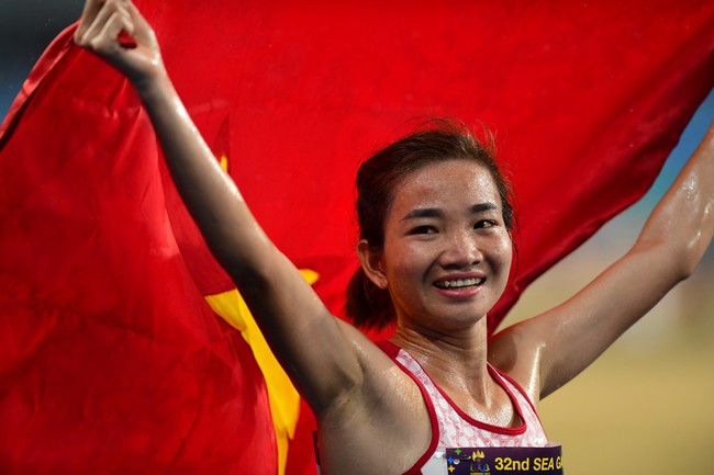 Lập chiến công siêu hạng tại SEA Games 32, Nguyễn Thị Oanh nhận món quà đặc biệt - Ảnh 2.