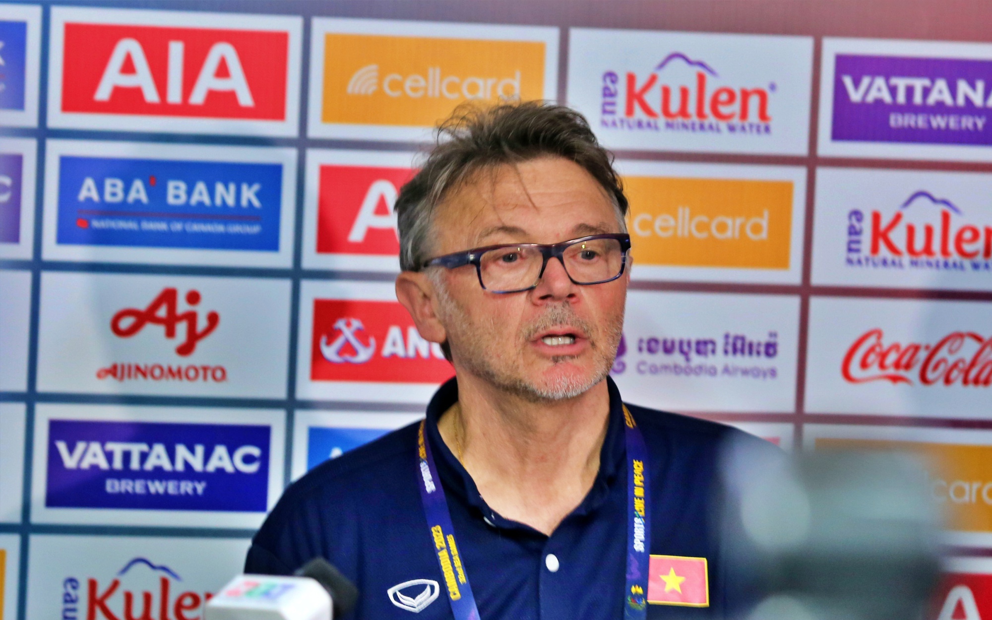 HLV Troussier: "U22 Việt Nam để thủng lưới 3/4 trận vòng bảng là... bình thường!"