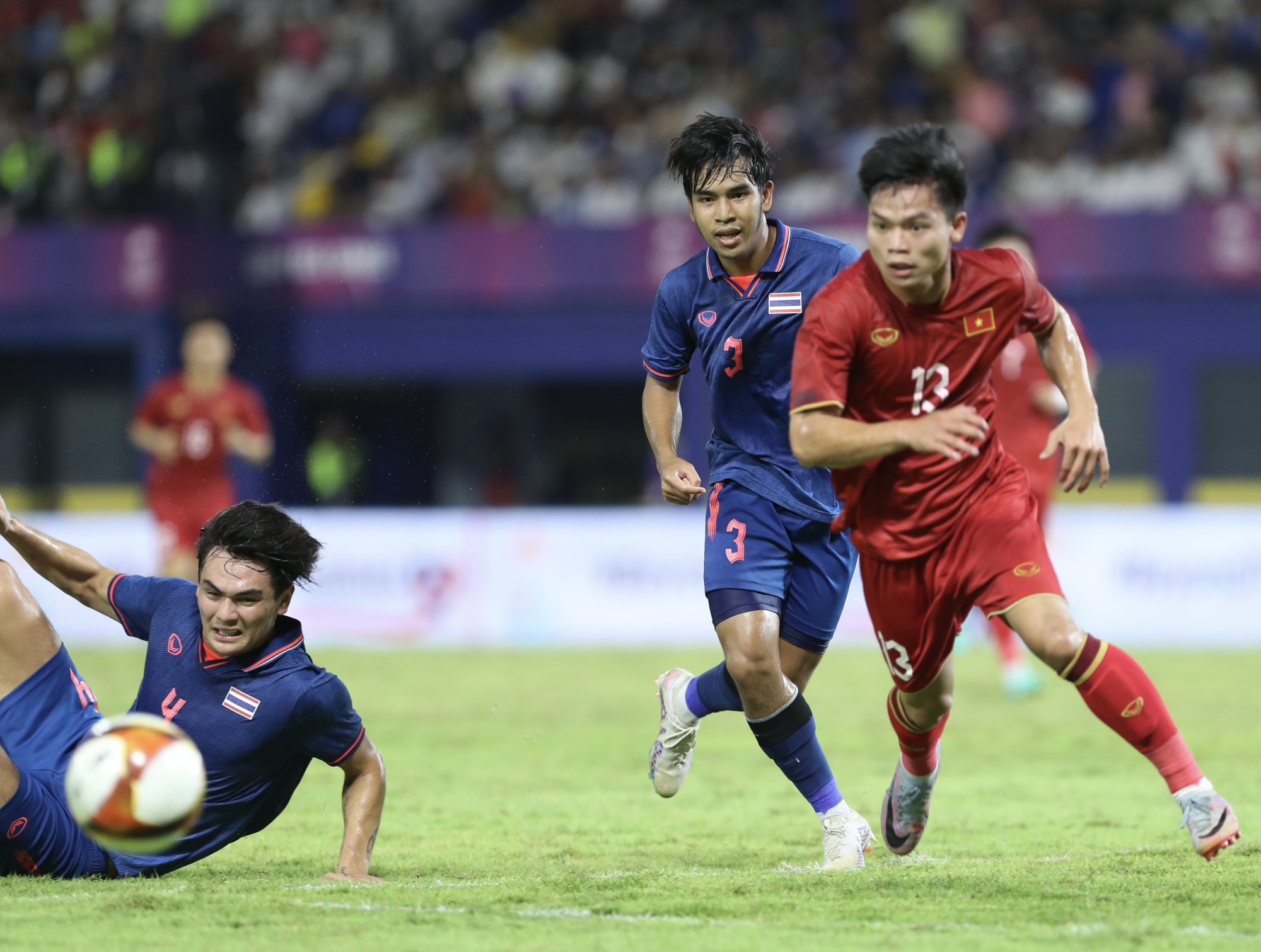 Hòa U22 Thái Lan, U22 Việt Nam gặp U22 Indonesia ở bán kết SEA Games 32 - Ảnh 1.