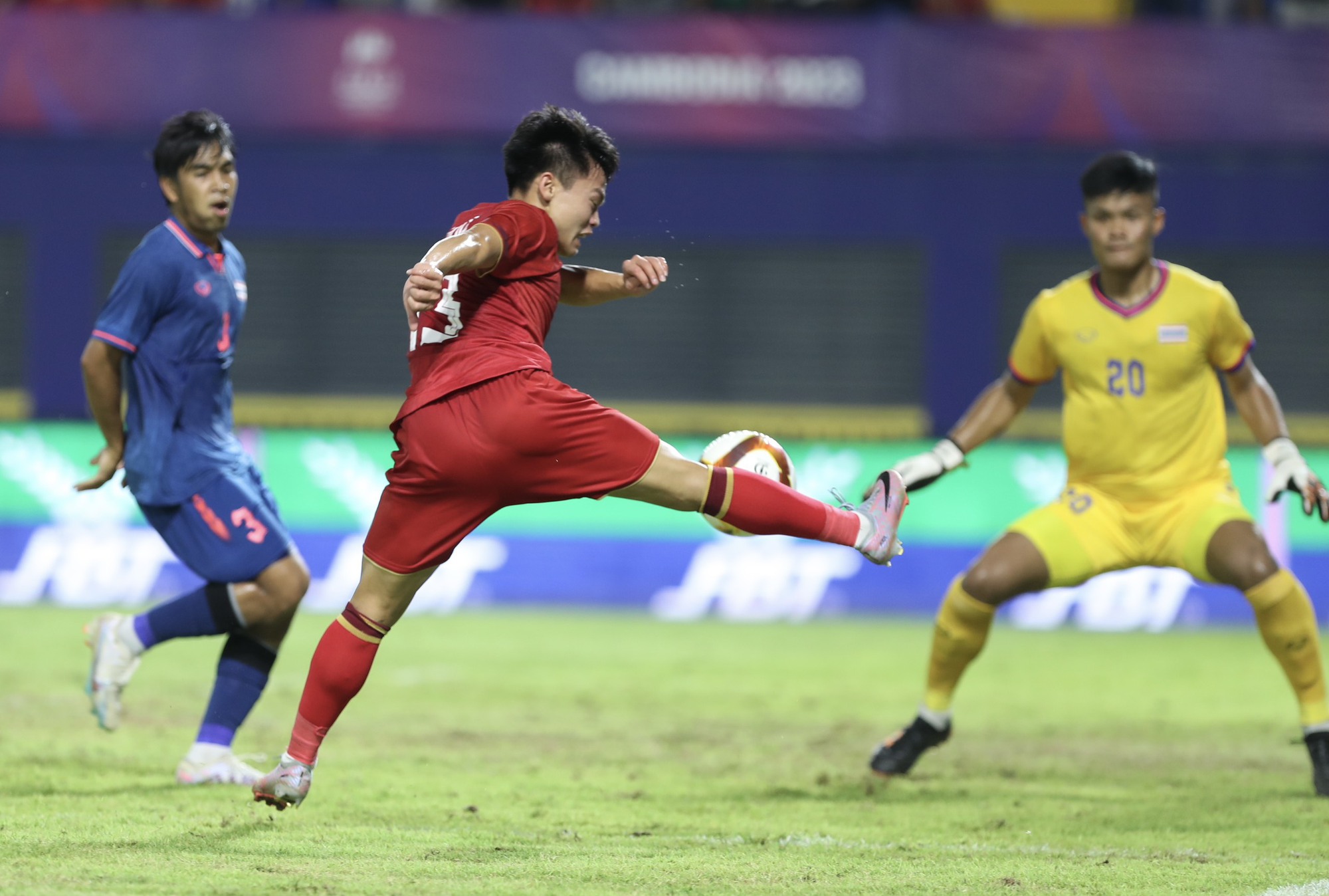 Hòa U22 Thái Lan, U22 Việt Nam gặp U22 Indonesia ở bán kết SEA Games 32 - Ảnh 2.