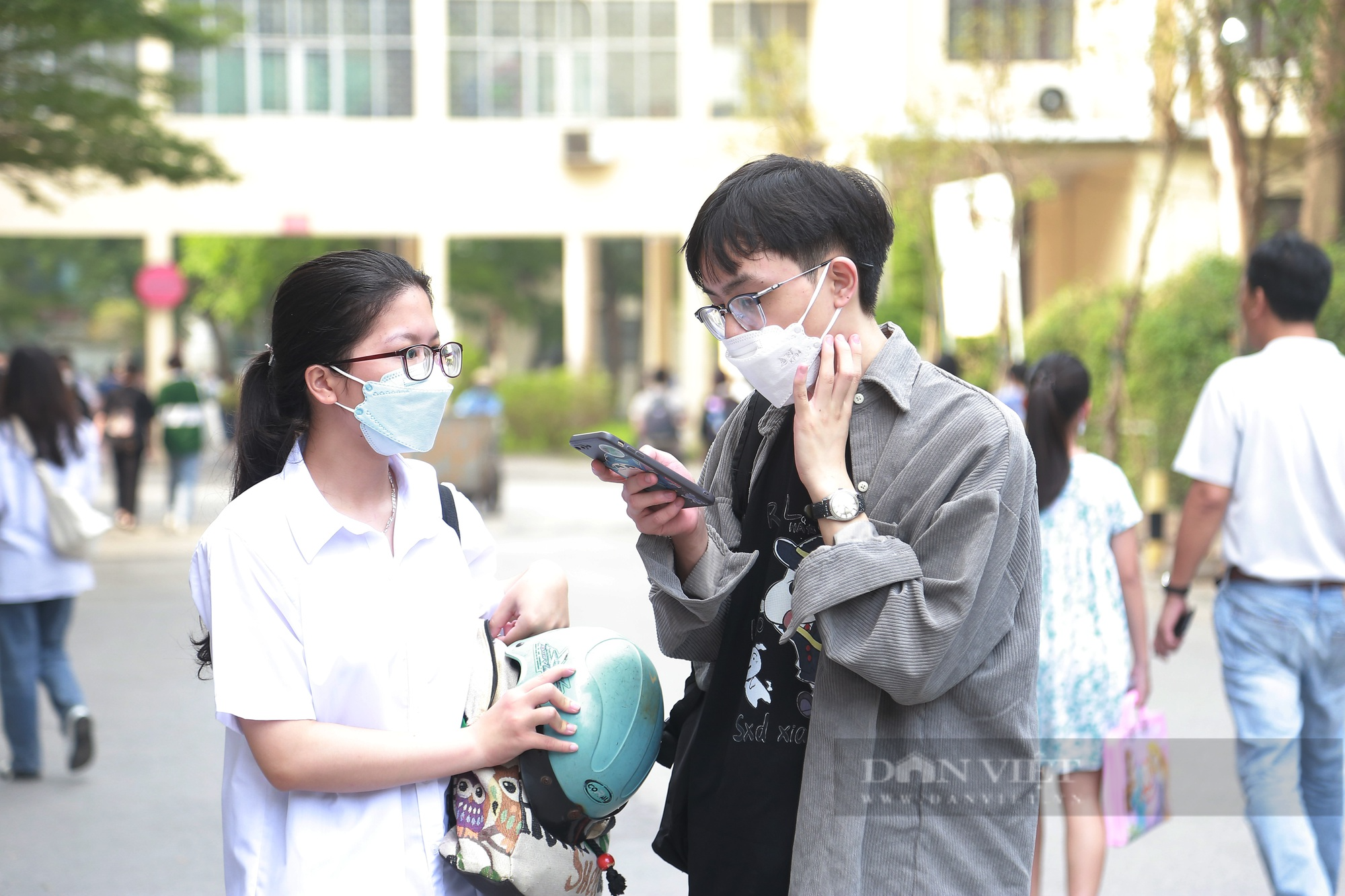 Học phí các trường đại học: Nơi tăng cao, nơi mập mờ gây... choáng - Ảnh 1.