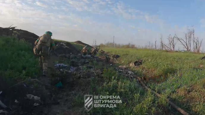 Chiến sự Ukraine mới nhất chiều 12/5: ISW phát hiện động thái bất thường của Nga; Ukraine tiến thêm 2 km ở Bakhmut - Ảnh 1.