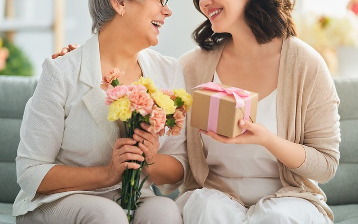 Gợi ý những món quà biếu mẹ dịp Mother’s Day - Ảnh 1.