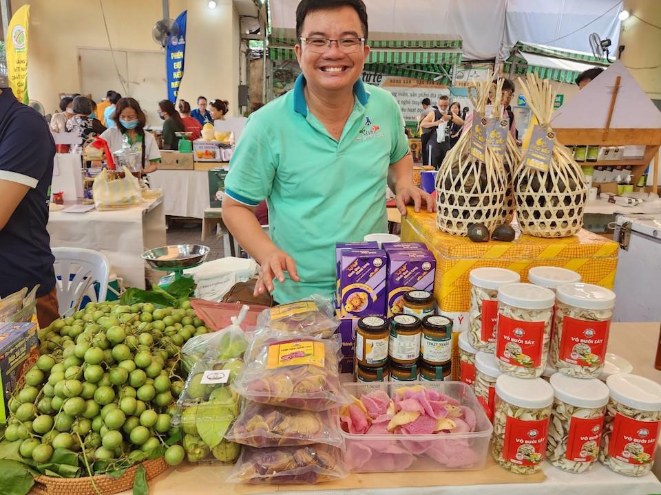 Người tiêu dùng hào hứng mua nông sản sạch từ Phiên chợ Xanh - Tử tế - Ảnh 3.