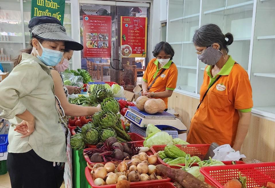Người tiêu dùng hào hứng mua nông sản sạch từ Phiên chợ Xanh - Tử tế - Ảnh 23.