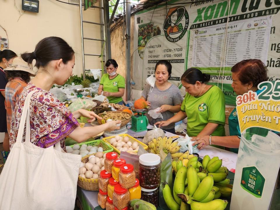 Người tiêu dùng hào hứng mua nông sản sạch từ Phiên chợ Xanh - Tử tế - Ảnh 19.