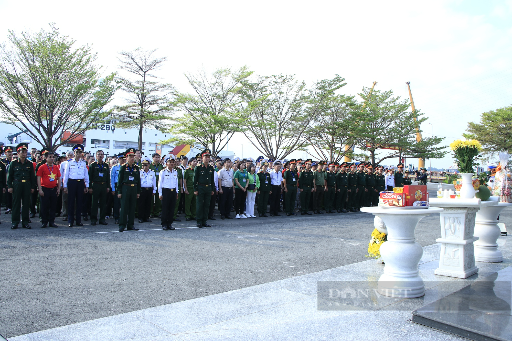 Đoàn công tác Trung ương Hội NDVN thăm, tặng quà chiến sĩ, nhân dân ở Trường Sa và Nhà giàn DK1 - Ảnh 2.