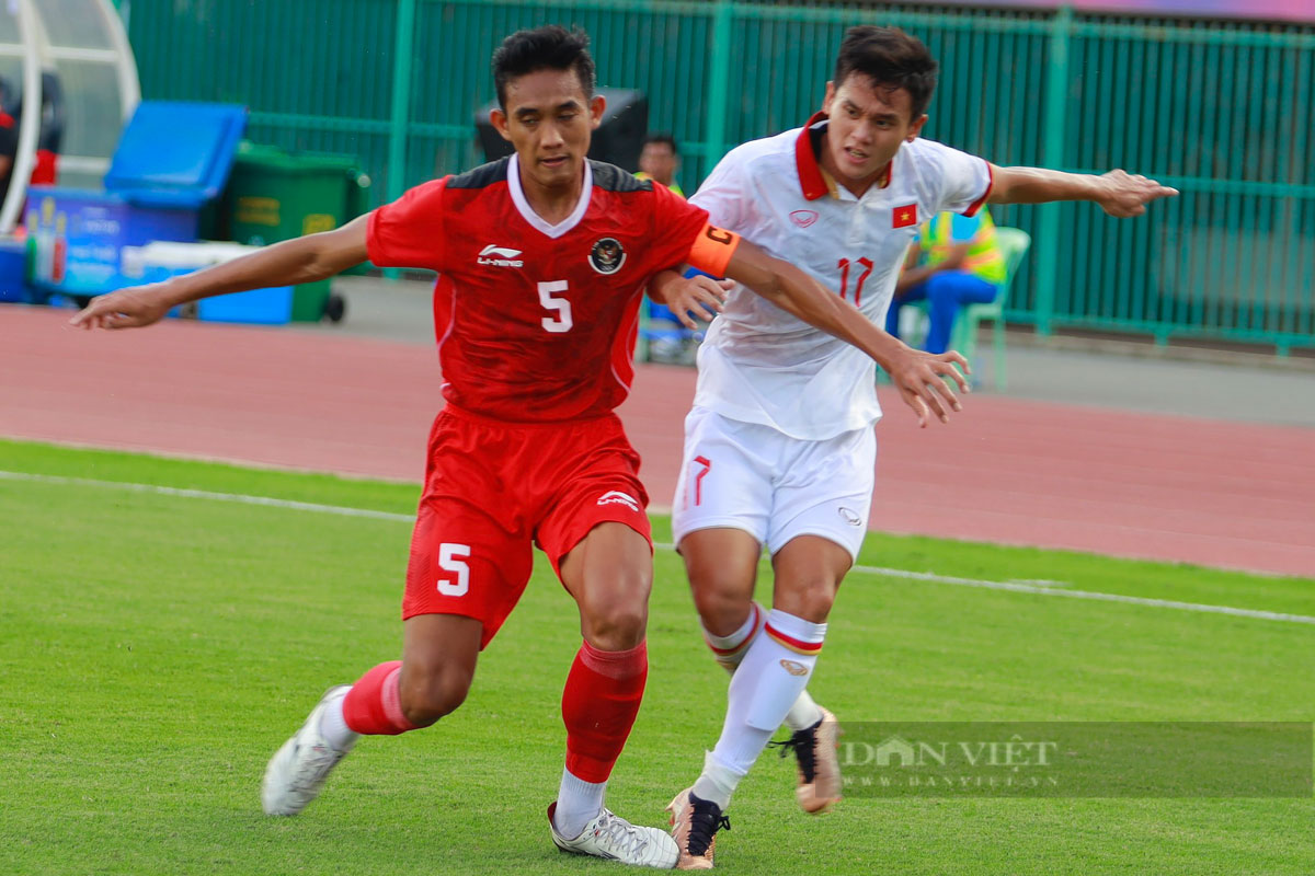 Highlight: Được chơi hơn người, U22 Việt Nam vẫn nhận thất bại 2-3 trước U22 Indonesia - Ảnh 2.