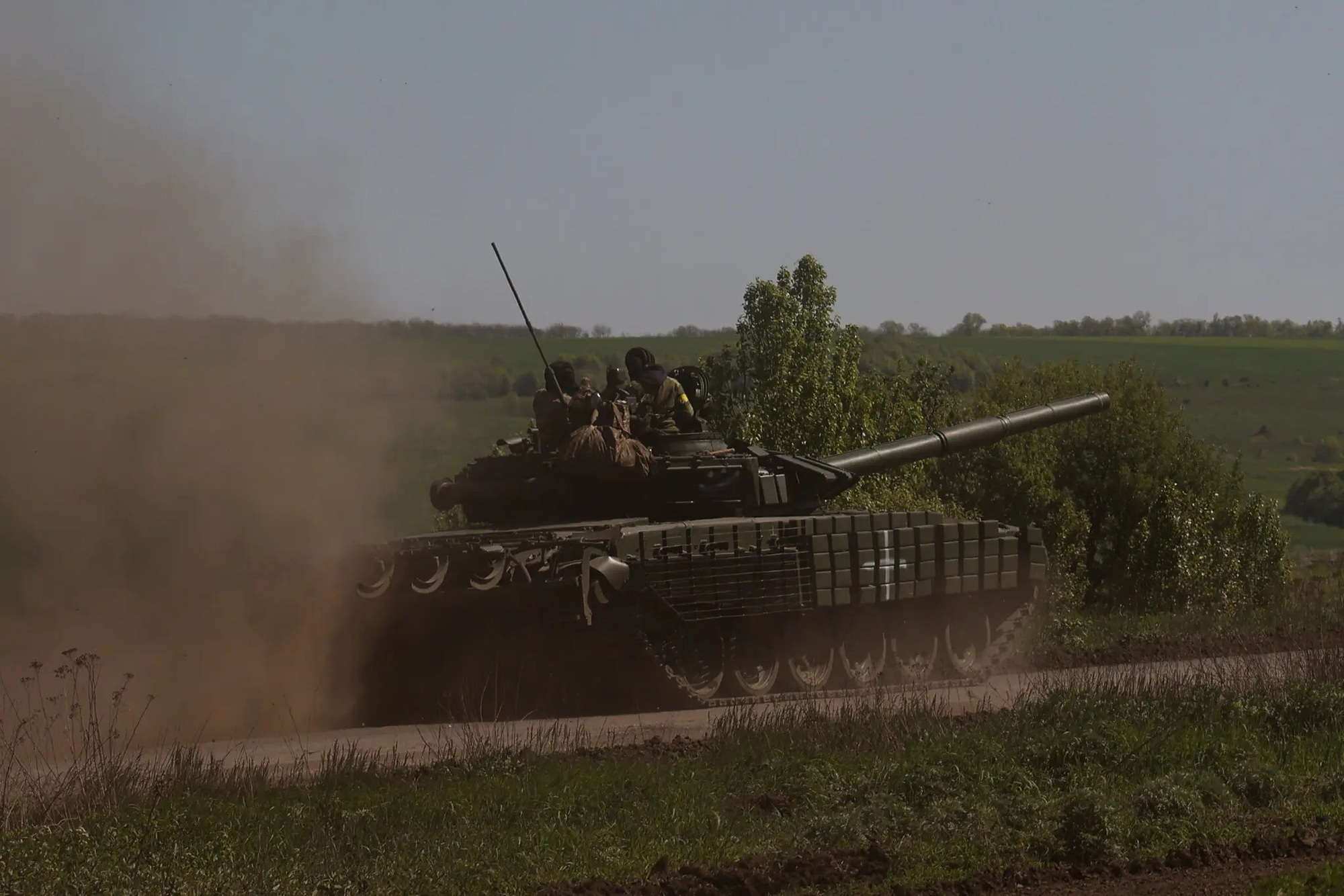 'Nước cờ' tiếp theo của Ukraine sau khi chọc thủng phòng tuyến của Nga ở pháo đài Bakhmut - Ảnh 1.