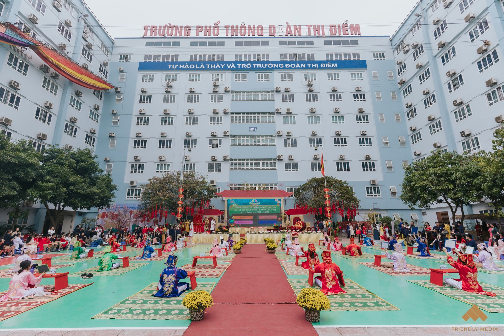 Tham khảo điểm chuẩn Trường THPT Đoàn Thị Điểm và loạt các trường tư thục ở Hà Nội - Ảnh 1.