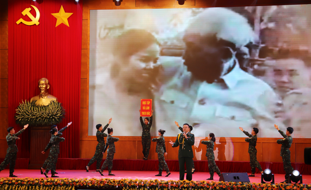 20 Đảng bộ trực thuộc tỉnh Quảng Ninh tranh tài về tư tưởng, đạo đức, phong cách Hồ Chí Minh  - Ảnh 3.
