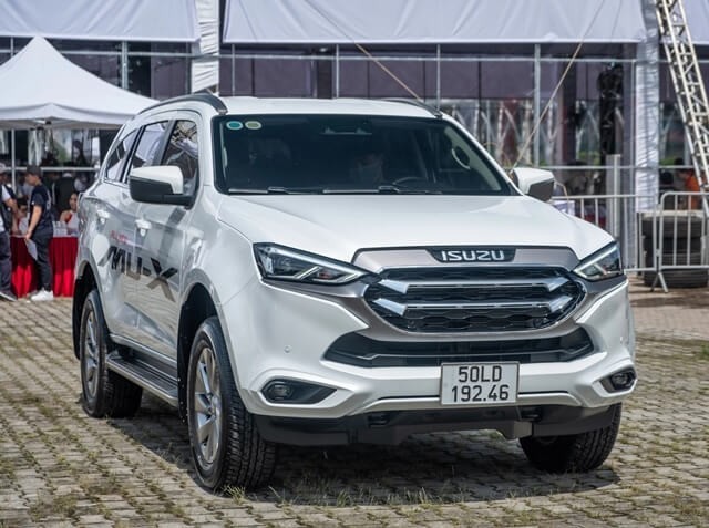 Loạt SUV 7 chỗ giảm giá mạnh tại Việt Nam - Ảnh 8.