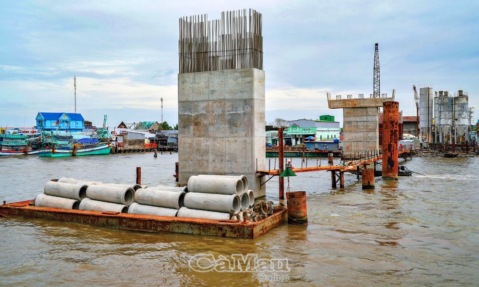 Dòng sông nổi tiếng ở Cà Mau dài chỉ 58km đổ ra vịnh Thái Lan, tàu thuyền tấp nập, ai cũng muốn đến xem - Ảnh 4.