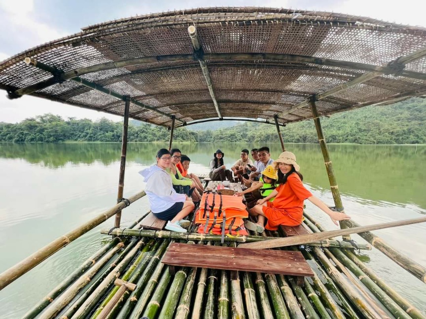 Đây là những hồ nước, khu rừng, dòng sông, con suối của Khánh Hòa đẹp như phim, ai đến thấy đều mê - Ảnh 1.