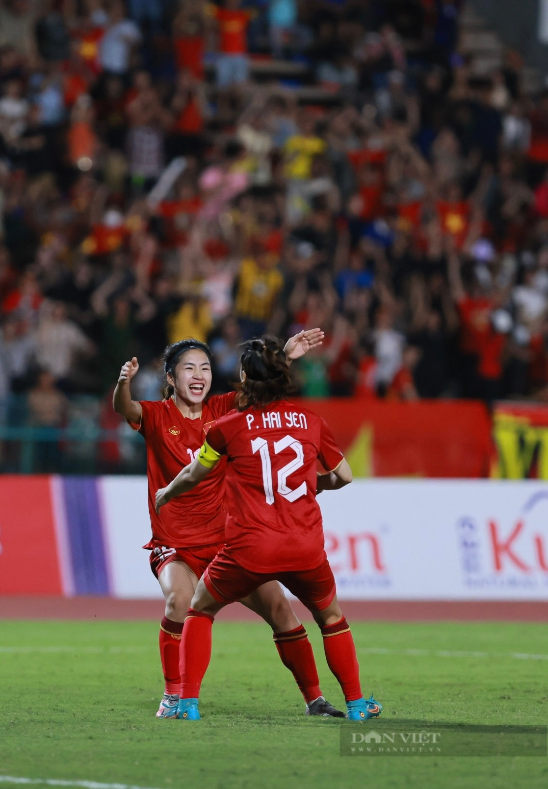 Thanh Nhã: Từ tuổi thơ trốn đi đá bóng đến &quot;cơn lốc đường biên&quot; của đội tuyển nữ Việt Nam - Ảnh 3.