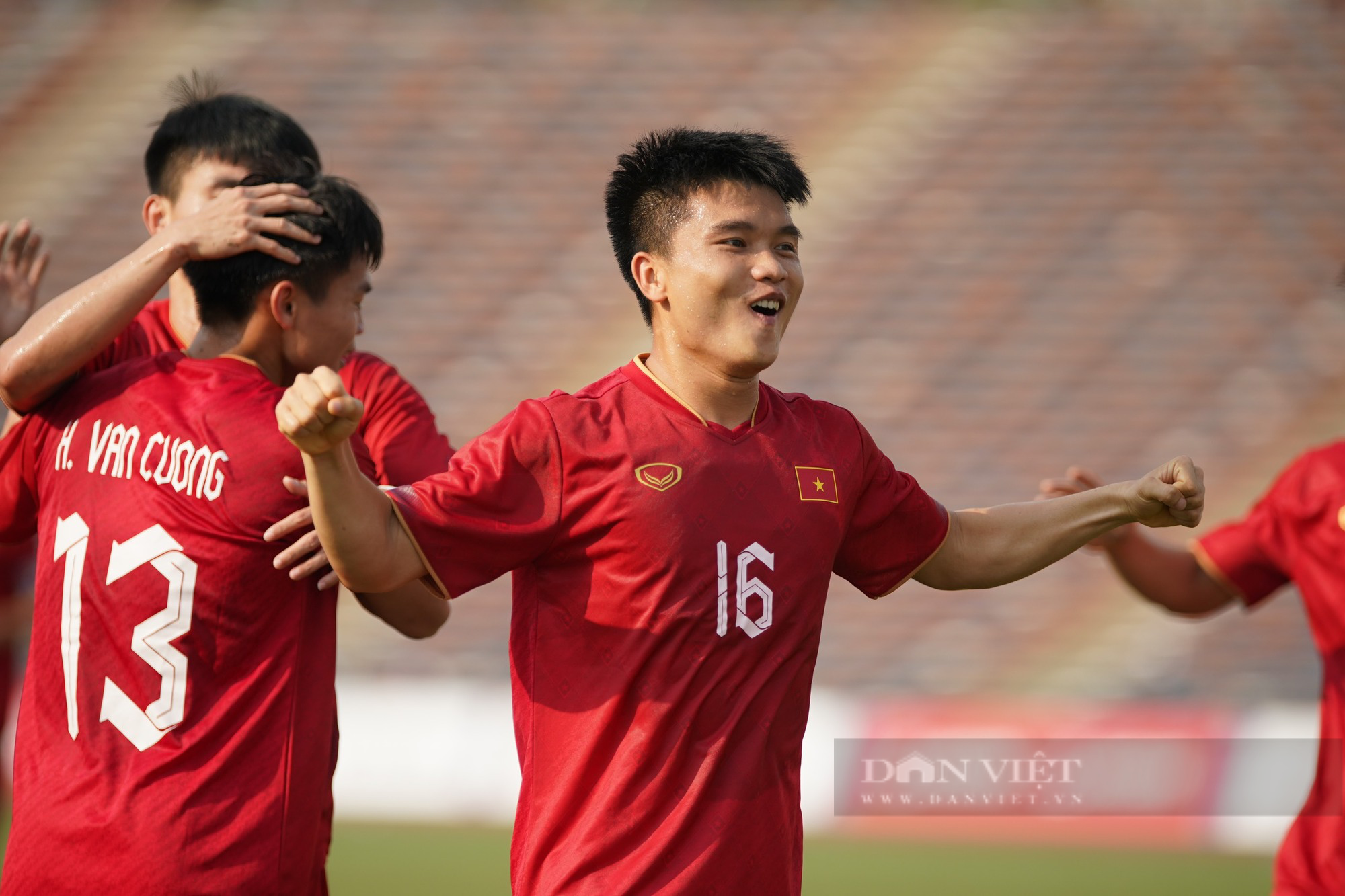 Chùm ảnh: U22 Việt Nam có màn chia tay ấn tượng, giành HCĐ SEA Games 32 - Ảnh 8.