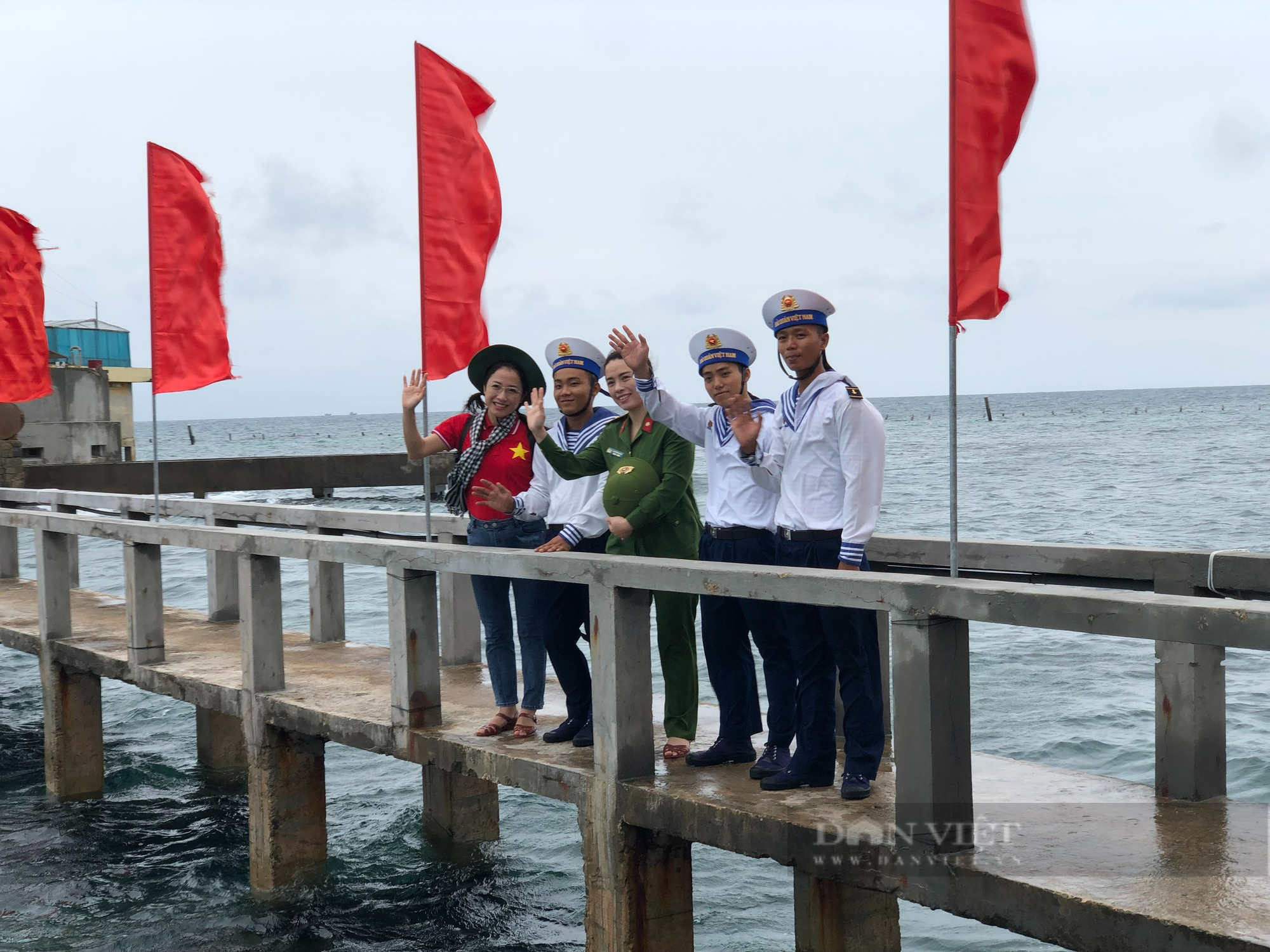 Đoàn công tác TƯ Hội NDVN thăm, tặng quà ở Trường Sa, Nhà giàn DK1 (Bài 4): Đảo Đá Tây C...điểm tựa của ngư dân - Ảnh 3.