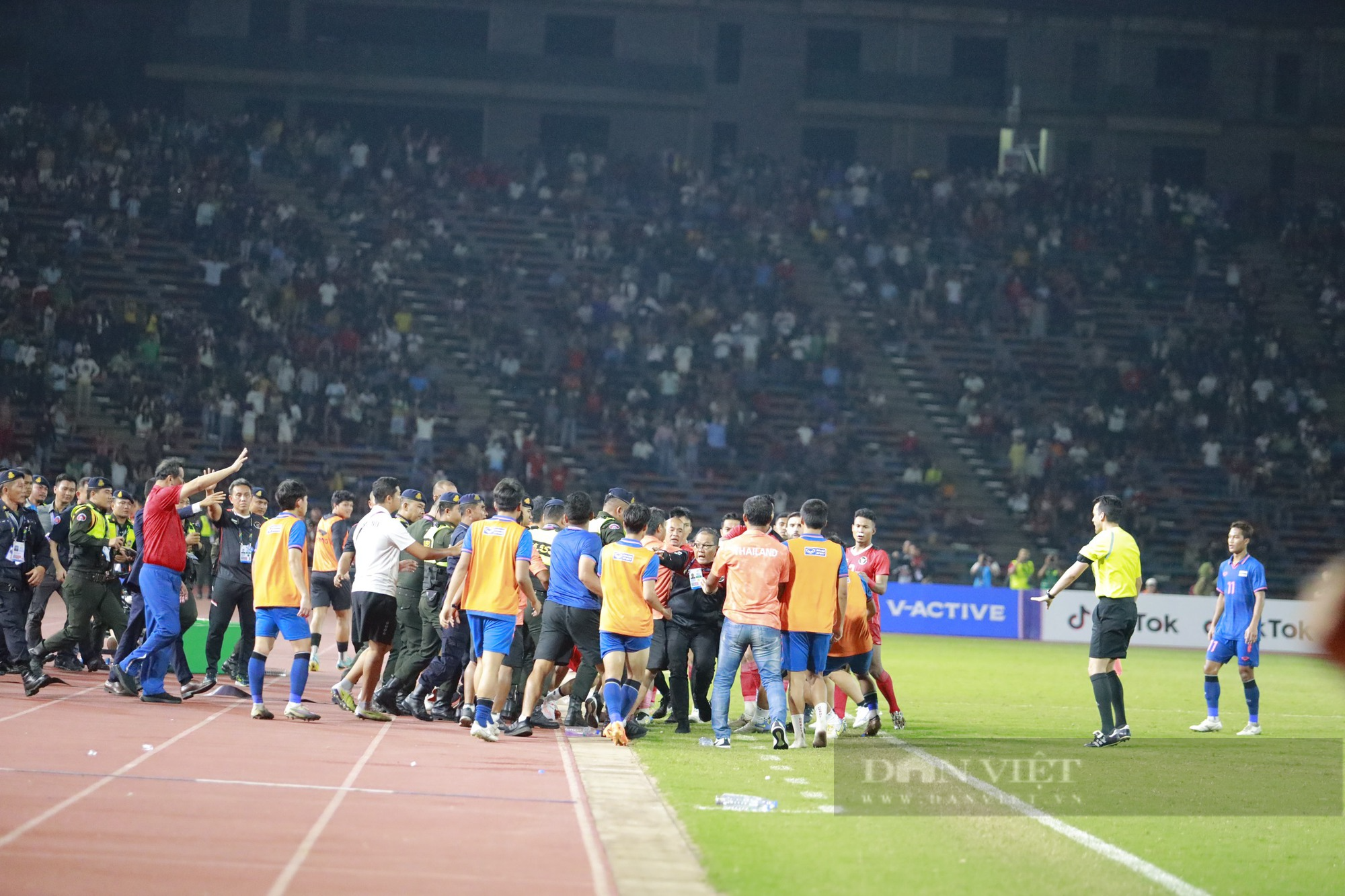 Đánh bại U22 Thái Lan trong trận cầu 6 thẻ đỏ, U22 Indonesia giành HCV SEA Games 32 - Ảnh 4.