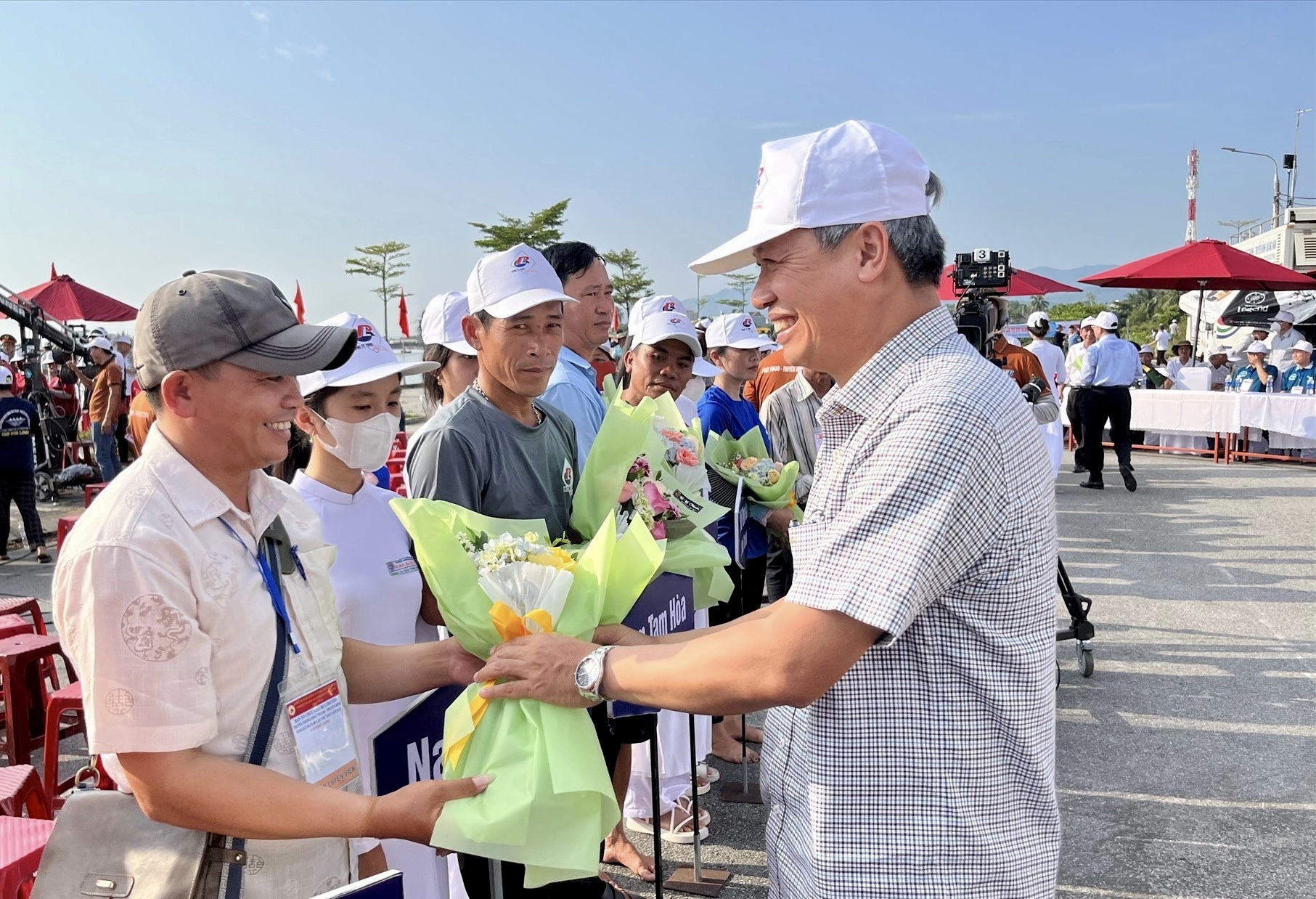 Agribank đồng hành cùng giải đua thuyền truyền thống Phát Thanh – Truyền hình tỉnh Quảng Nam lần thứ XXVI - năm 2023 - Ảnh 4.