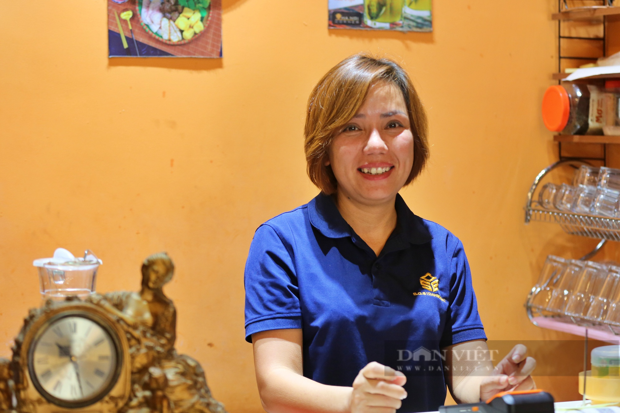 &quot;Bà bầu&quot; bóng đá &quot;phủi&quot; Campuchia Trần Thanh Nhung: &quot;Tôi giúp cầu thủ tậu xe, mua nhà&quot; - Ảnh 1.