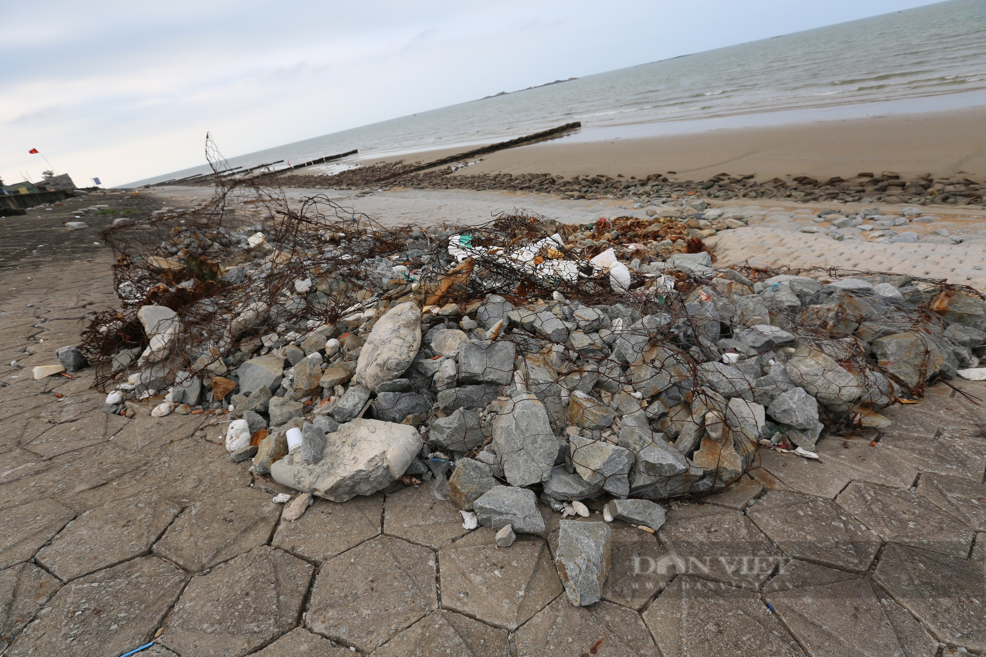 Hà Tĩnh: Kè biển sạt lở nghiêm trọng, đe dọa tính mạng người dân vào mùa mưa bão - Ảnh 8.