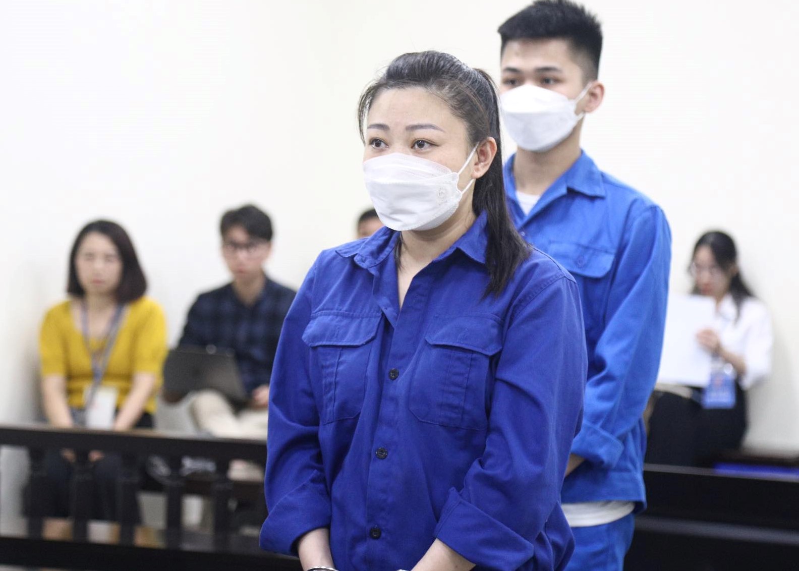 Y án 7 năm tù về tội cướp tài sản với cựu đại úy Lê Thị Hiền - Ảnh 1.