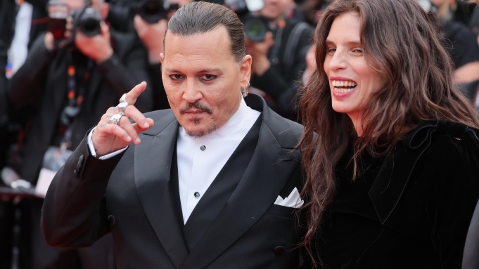 Johnny Depp không bận tâm tới Hollywood - Ảnh 1.