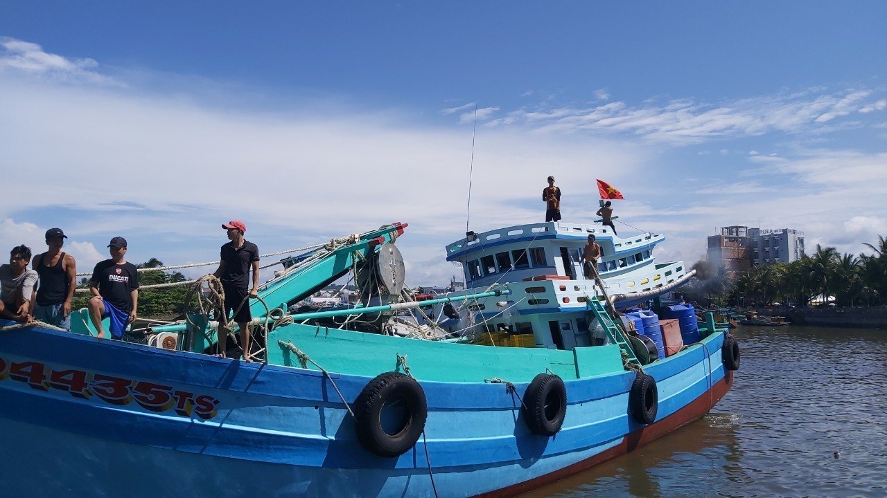 Chủ tịch tỉnh Kiên Giang bị kiểm điểm trách nhiệm vì tàu cá vi phạm IUU - Ảnh 1.