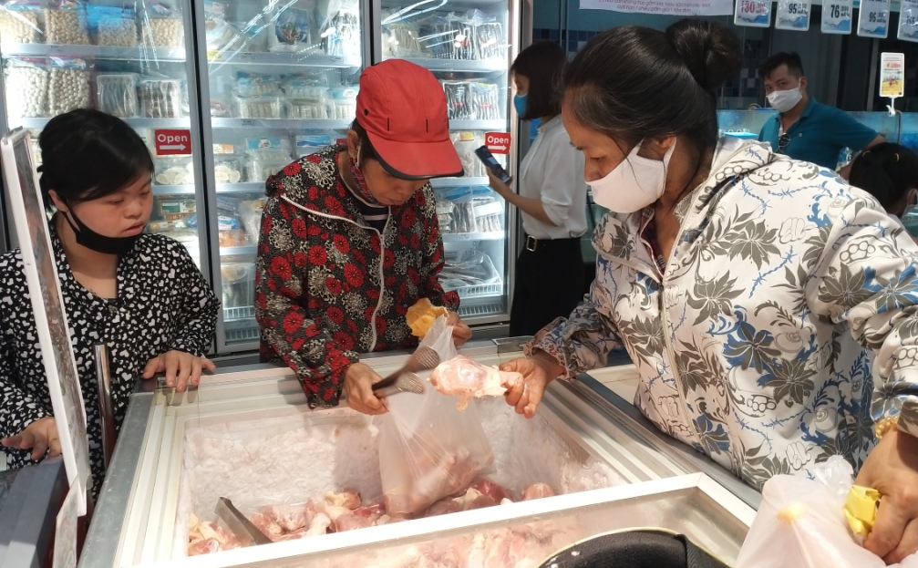 Là chất cấm ở trong nước nhưng Việt Nam vẫn cho nhập thịt lợn, gà từ các nước có sử dụng chất cấm - Ảnh 1.