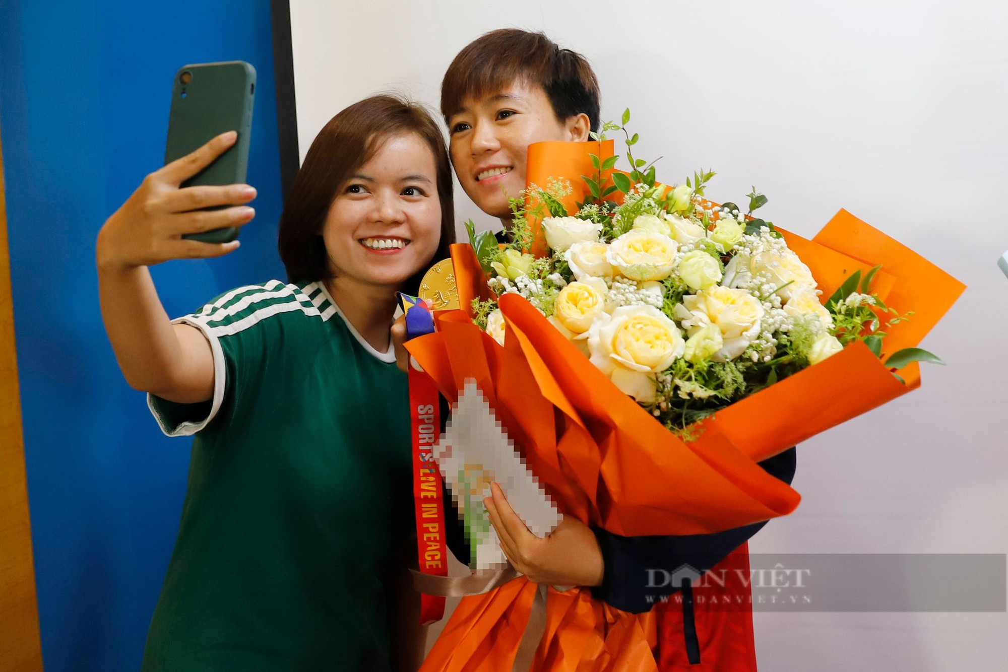 Hình ảnh giao lưu trực tuyến với những cô gái làm nên lịch sử bóng đá nữ Việt Nam  - Ảnh 10.