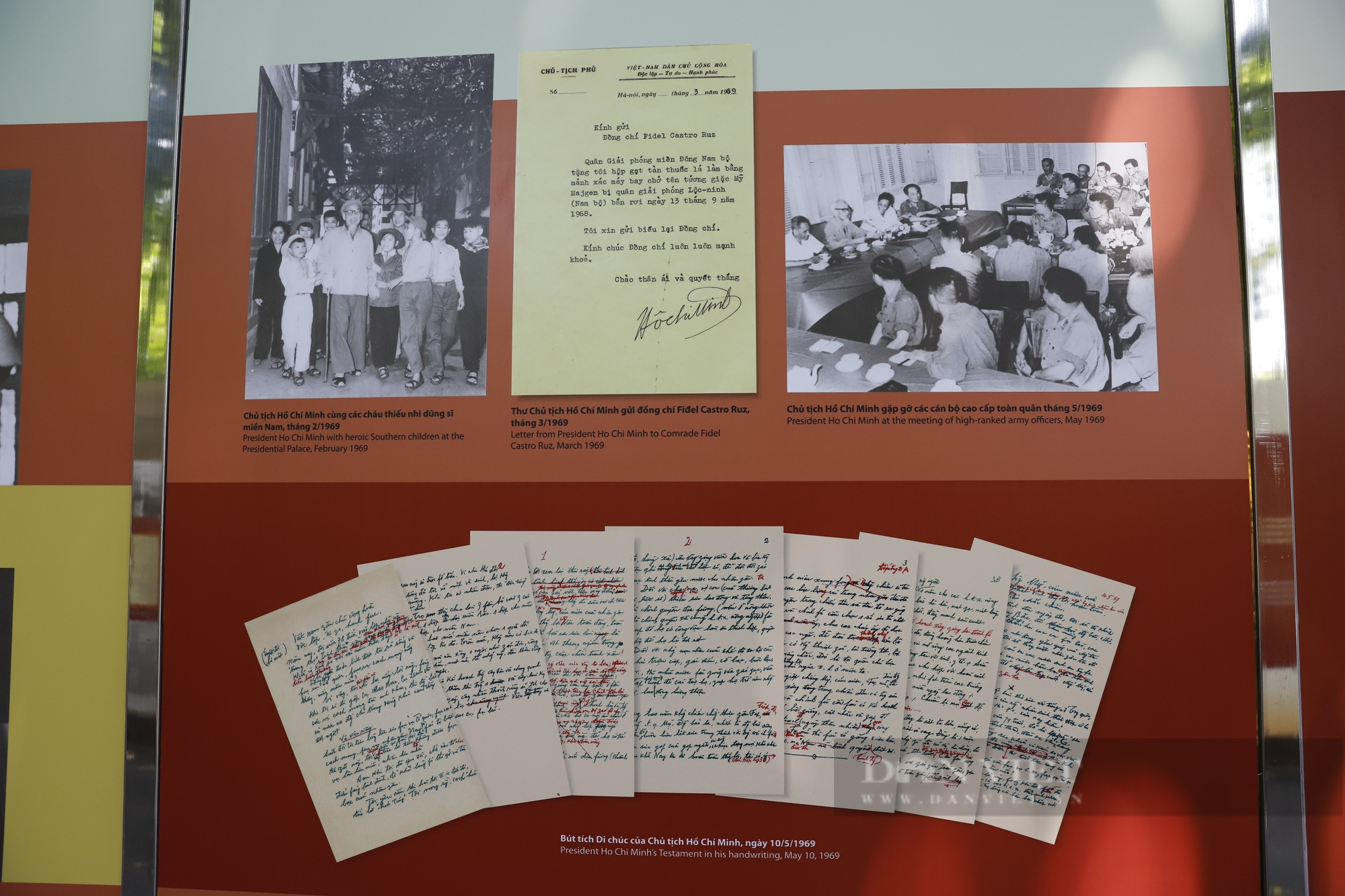 Trưng bày bộ sưu tập chữ ký và bút tích của Chủ tịch Hồ Chí Minh  - Ảnh 3.