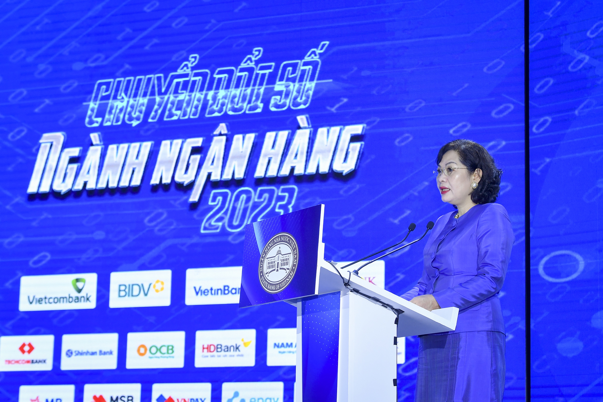 Bộ trưởng Nguyễn Mạnh Hùng: Chuyển đổi số ngân hàng nhanh hay chậm phụ thuộc vào Thống đốc Nguyễn Thị Hồng - Ảnh 2.