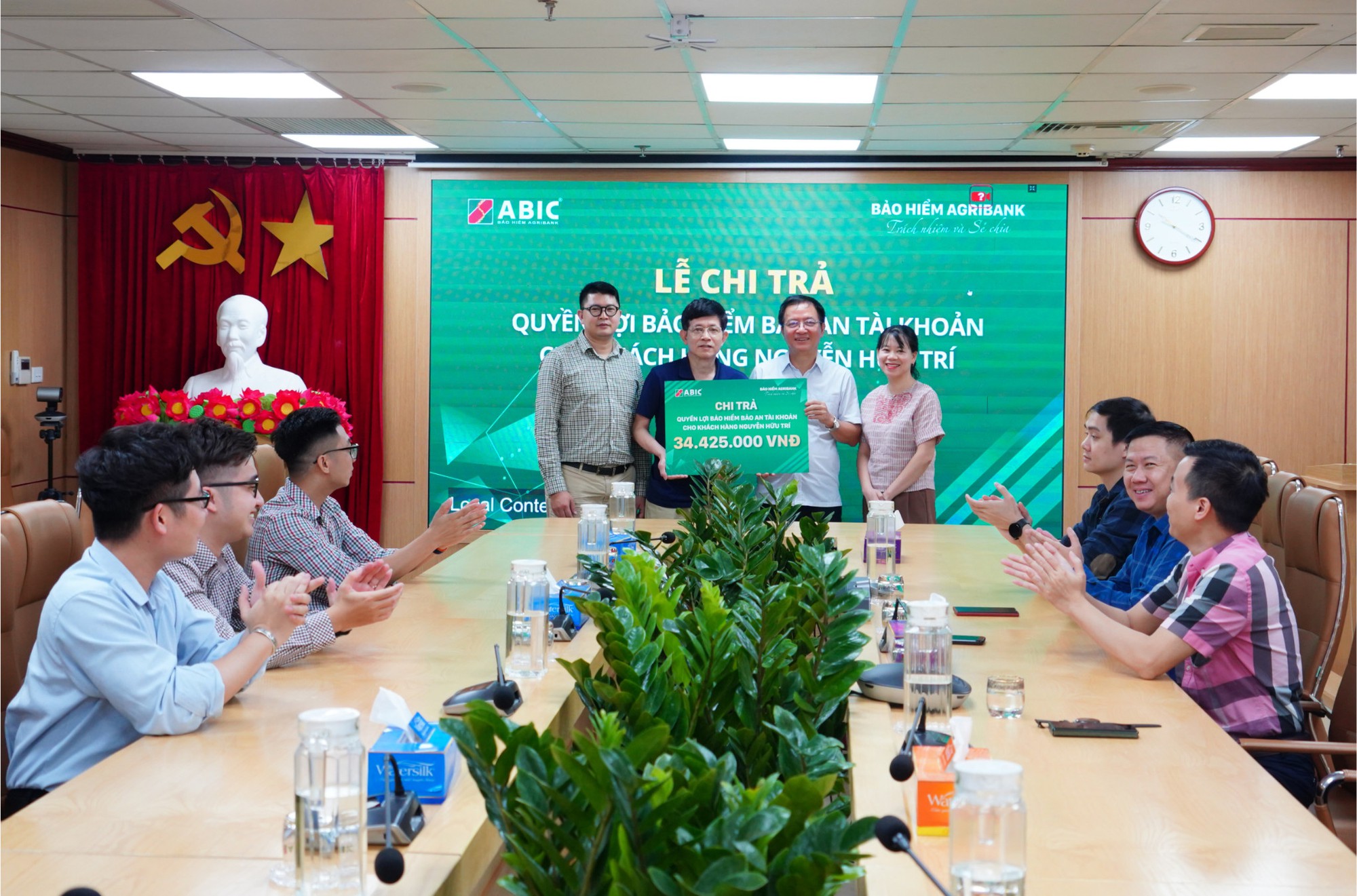 Bảo hiểm Agribank bồi thường cho khách sử dụng tài khoản Agribank bị lừa đảo trực tuyến - Ảnh 2.