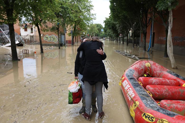 Cảnh ngập lụt kinh hoàng ở Italia - Ảnh 7.