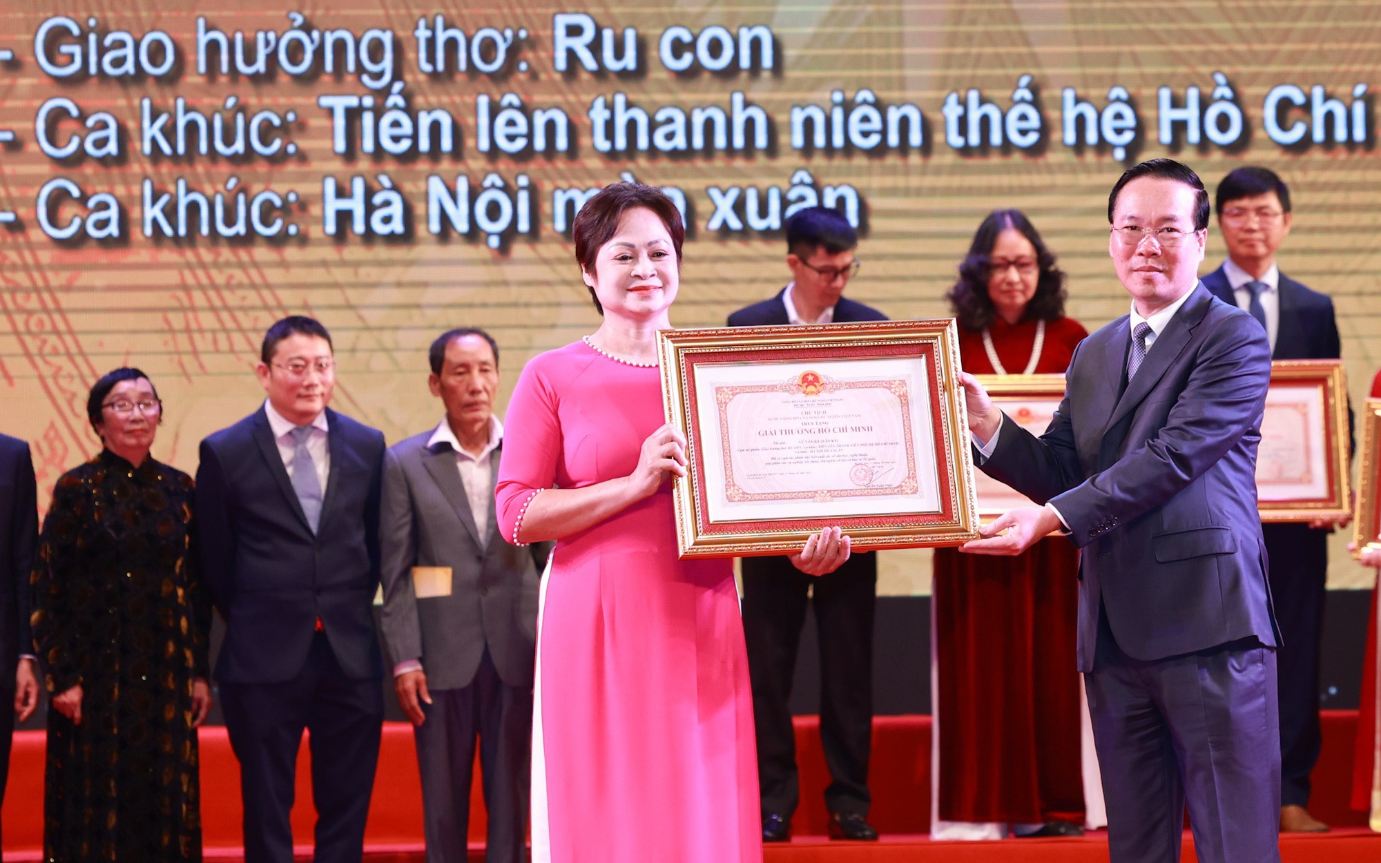 Điều tiếc nuối của con gái nhạc sĩ Văn Ký, NSND Lý Thái Dũng khi đến nhận giải thưởng thay cha mình