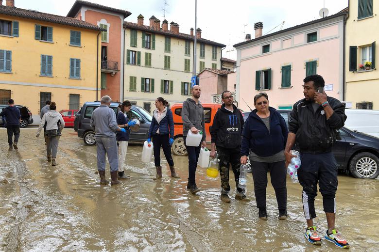 Cảnh ngập lụt kinh hoàng ở Italia - Ảnh 8.