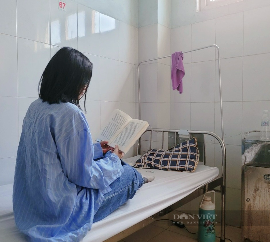 Cuộc sống trong bệnh viện những ngày nắng nóng khủng khiếp tại Nghệ An - Ảnh 5.