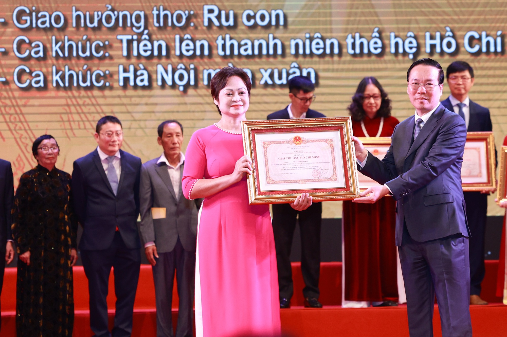 Nhạc sĩ Hồng Đăng, Văn Ký, nhà thơ Hoàng Trung Thông được truy tặng giải thưởng Hồ Chí Minh về VHNT - Ảnh 3.