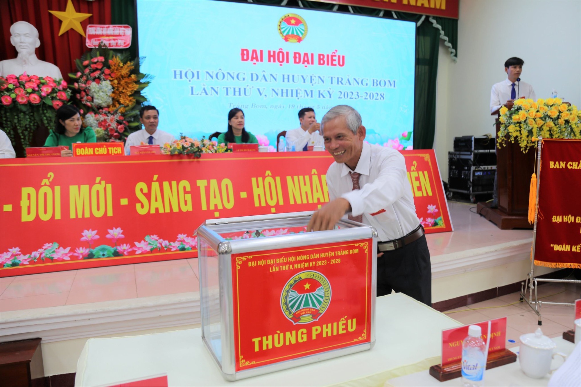 Phó Chủ tịch TƯ Hội NDVN Nguyễn Xuân Định dự Đại hội đại biểu Hội Nông dân huyện Trảng Bom, Đồng Nai - Ảnh 7.